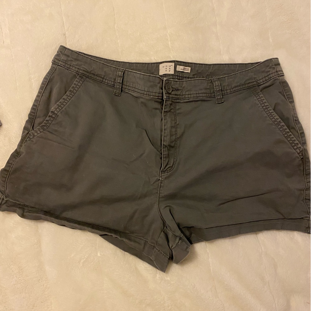 Ladies gray‎ shorts